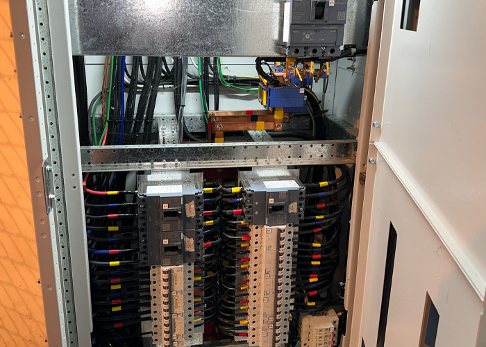 mantenimiento-electrico-redes-serv-min